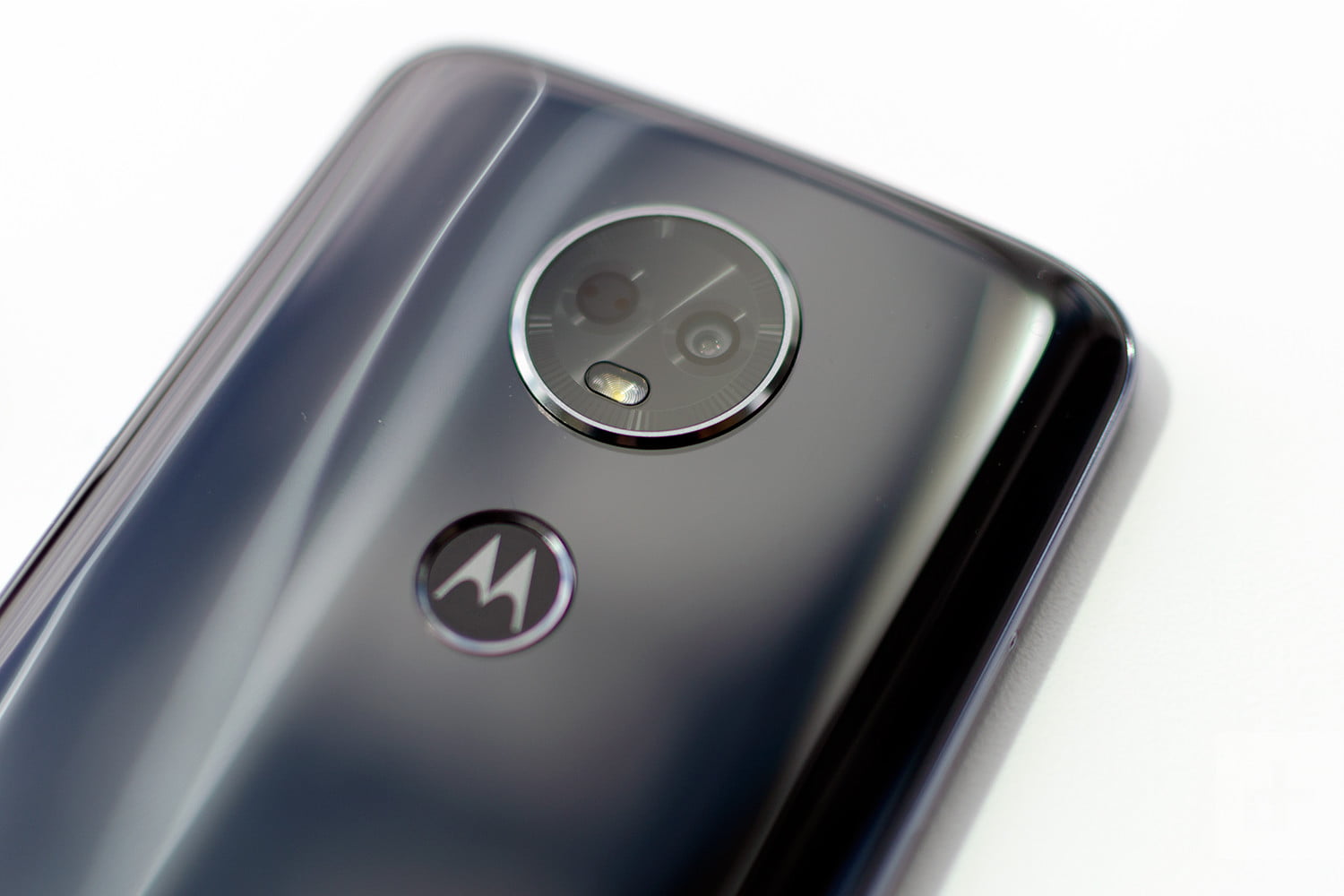 مقارنة بين هواتف Motorola الأحدث Motorola Moto E5 وMoto E5 Plus وMoto E5 Play