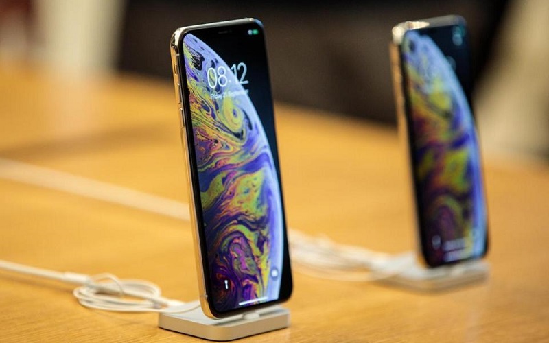 استمرارًا لأزمة Apple ... انخفاض مبيعات iPhone بنسبة 15٪ خلال الربع الماضي