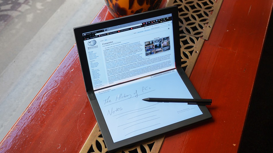 الكشف عن النسخة التجريبية من ThinkPad X1 أول كمبيوتر قابل للطي من Lenovo