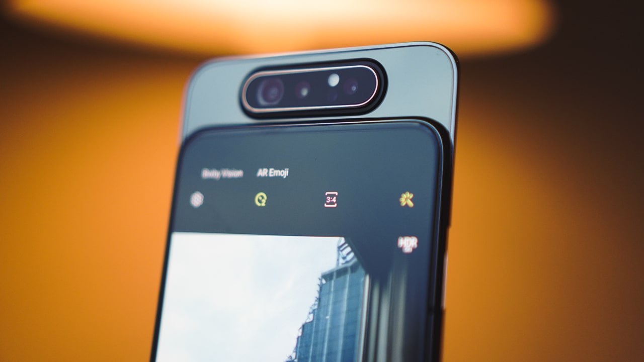 المقارنة الكاملة بين هاتفي الكاميرا الدوارة Asus Zenfone 6 وهاتف Samsung galaxy A80