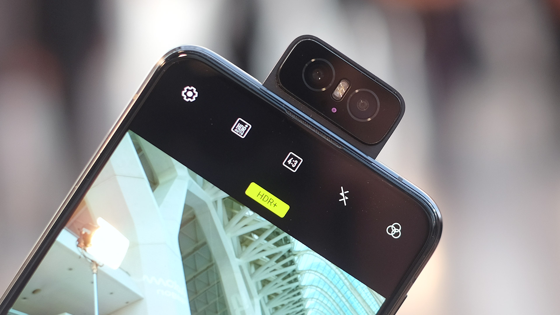 المقارنة الكاملة بين هاتفي الكاميرا الدوارة Asus Zenfone 6 وهاتف Samsung galaxy A80