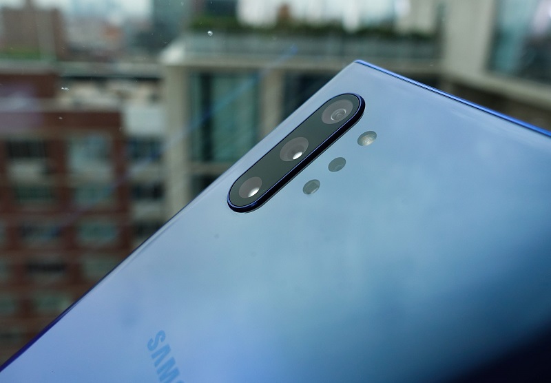 هاتف Samsung Galaxy Note 10 Plus يعتلي قمة أفضل الكاميرات الأمامية والخلفية